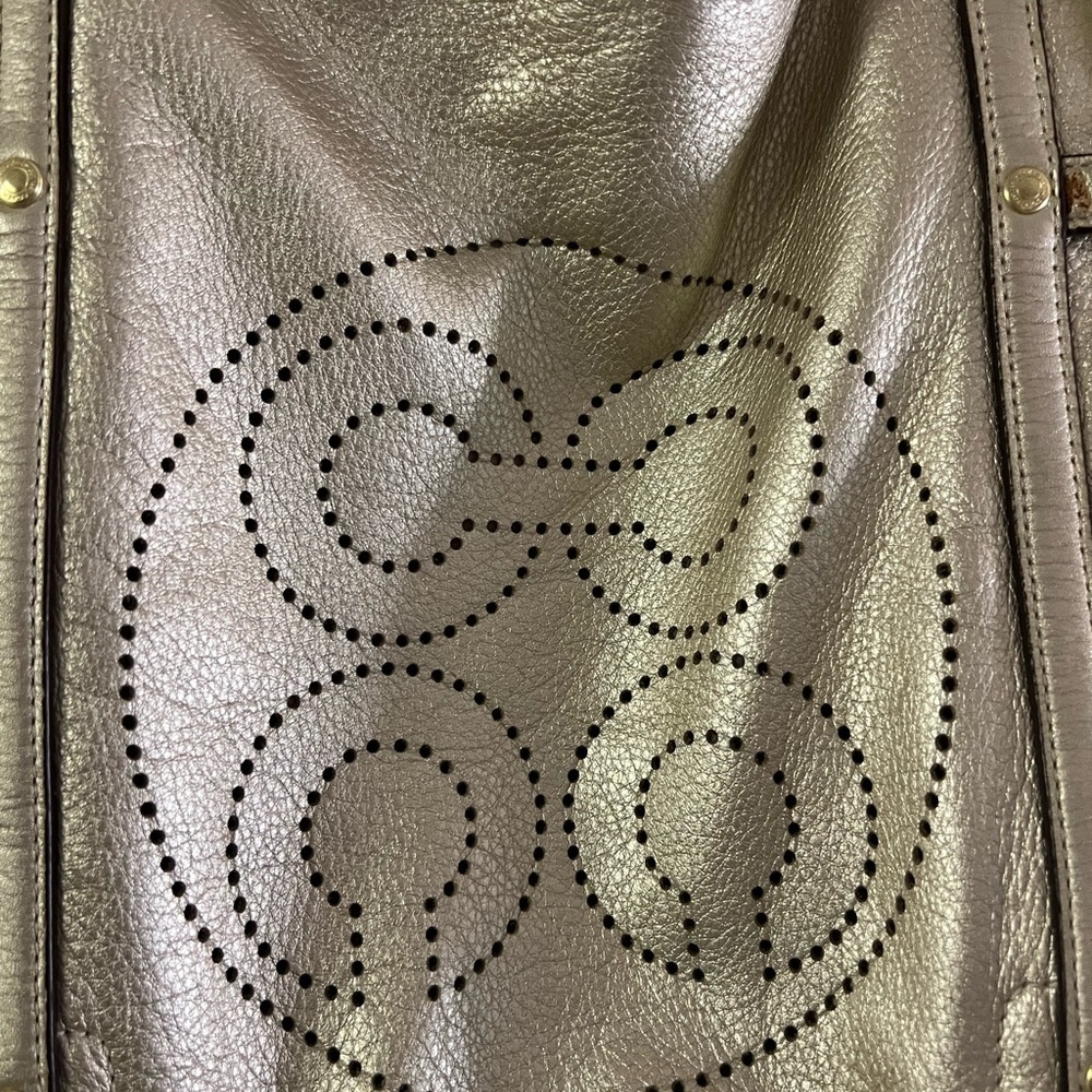 Coach Audrey metallic gold bag. Very good used condition! - Picture 2 of 6